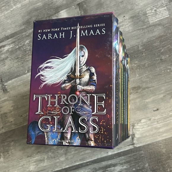 NWOT OOP Discontinued Throne Of Glass Original Hardcover Bookset By S.J. Mass - Picture 4 of 9